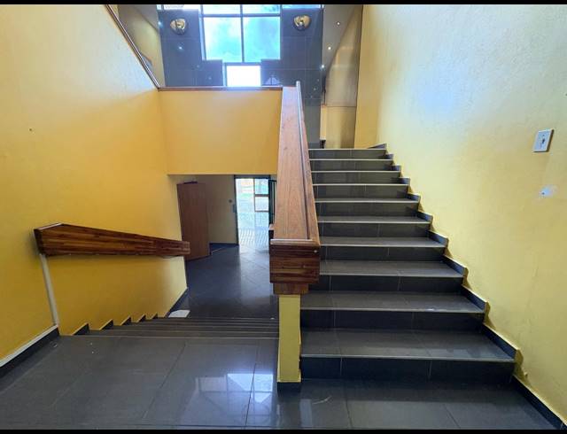 2,565M² OFFICE FOR SALE IN RANDJESPARK